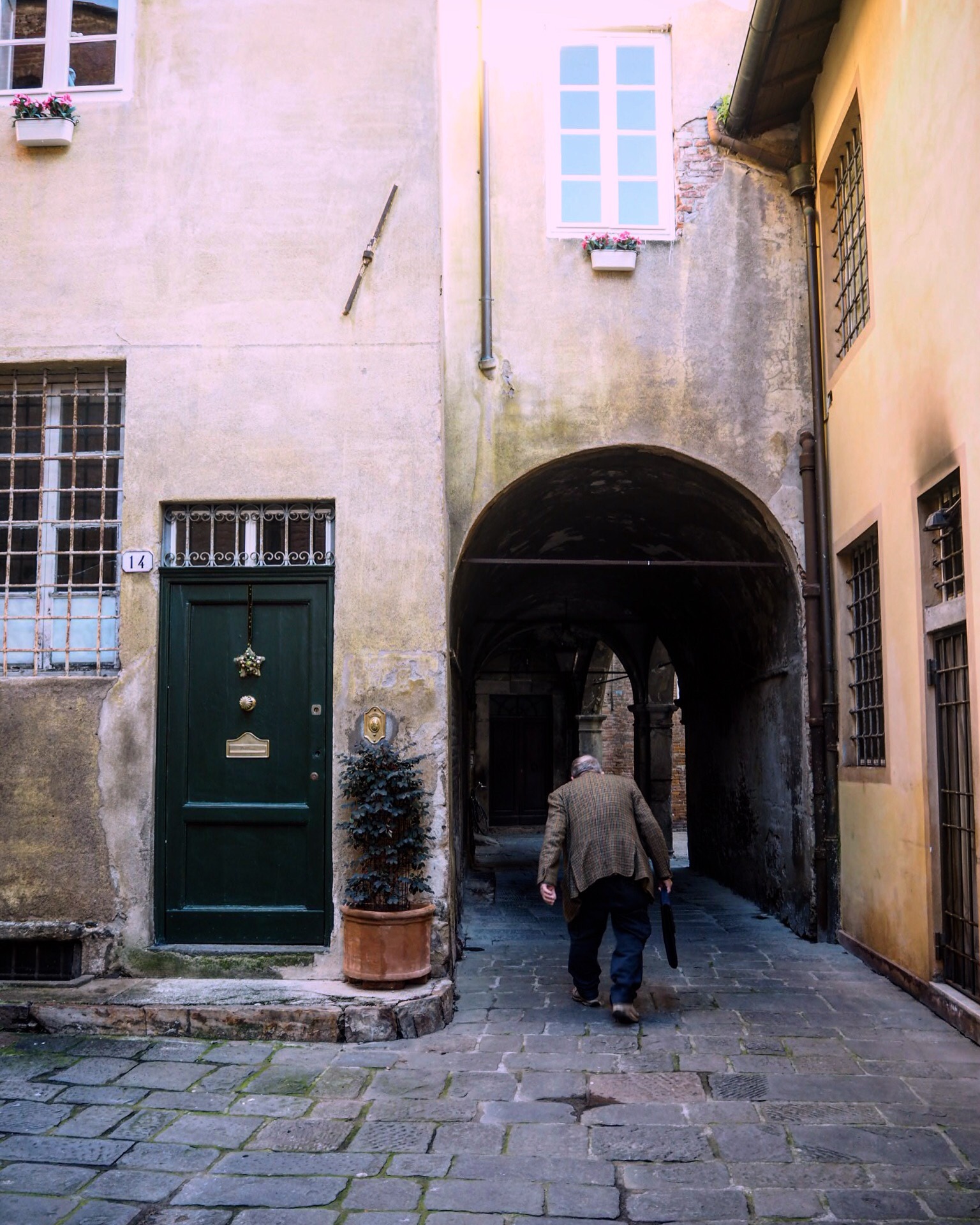 One Day In Lucca - The Hidden Gem Of Tuscany - Alex Getting Lost