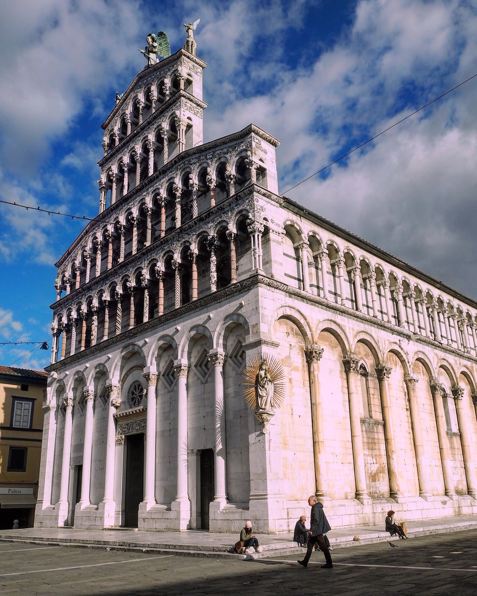 One Day In Lucca - The Hidden Gem Of Tuscany - Alex Getting Lost